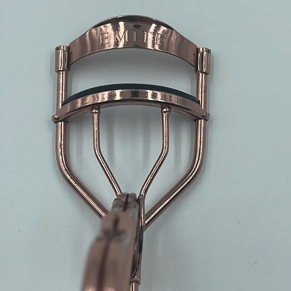 Emite Makeup Lash Curler - Picture 2 of 3
